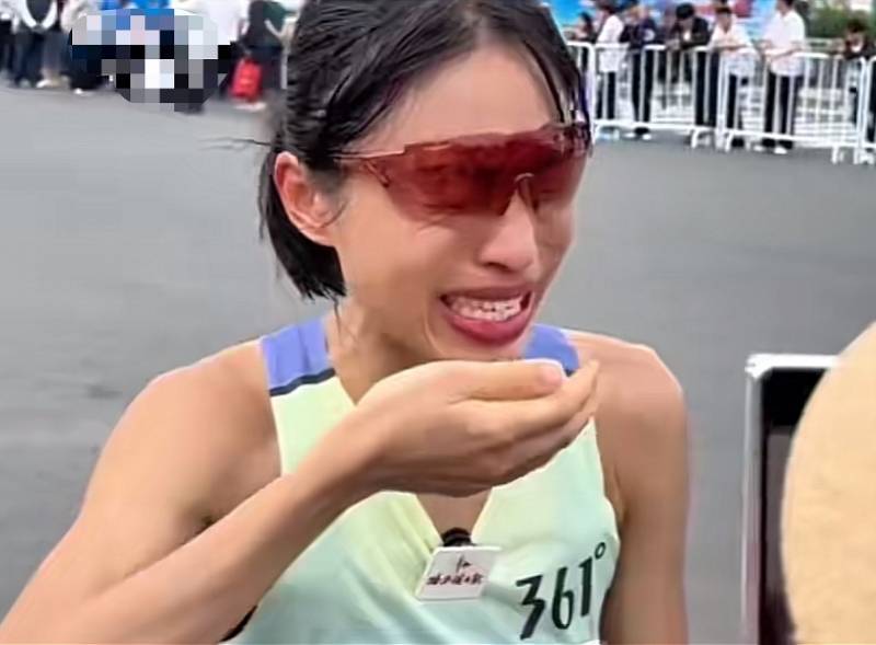 FIBA欧洲篮球赛2025_丈夫回应“最快女护士”哭诉调休难：她太激动未完整表达想法