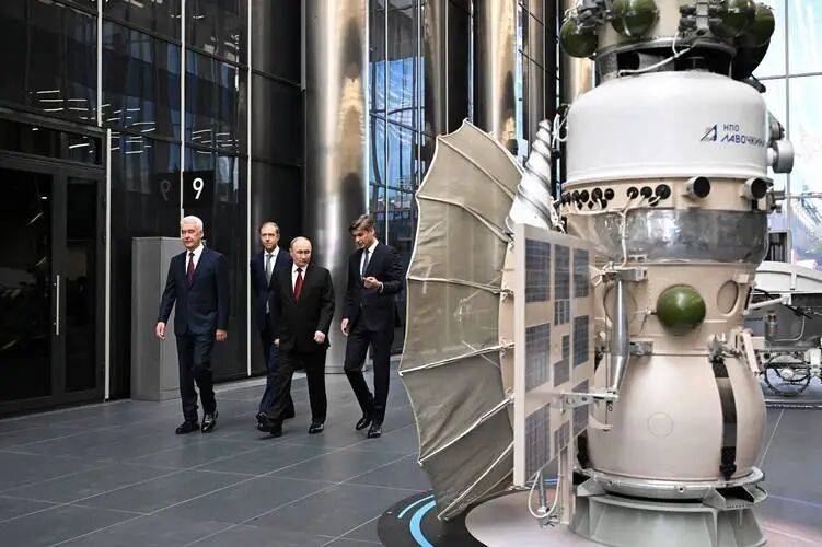 皇冠信用最新地址_俄罗斯终于大方了!普京亲自视察皇冠信用最新地址,罕见放下戒心,向中国开放“压箱底技术”,可惜为时已晚