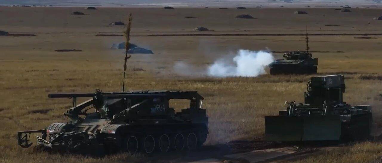 欧冠足球比分
_大场面！机器狗、无人机开路欧冠足球比分
，实兵对抗演练画面公布