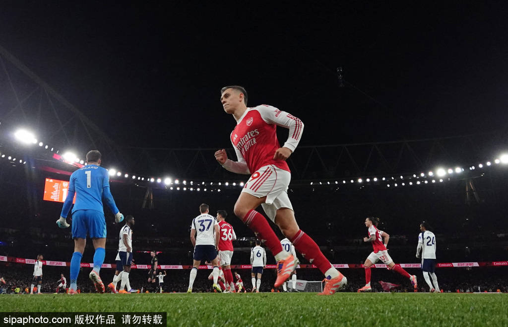 皇冠信用网代理流程
_阿森纳客场1-1战平切尔西:错失良机皇冠信用网代理流程
,争冠之路再遇考验