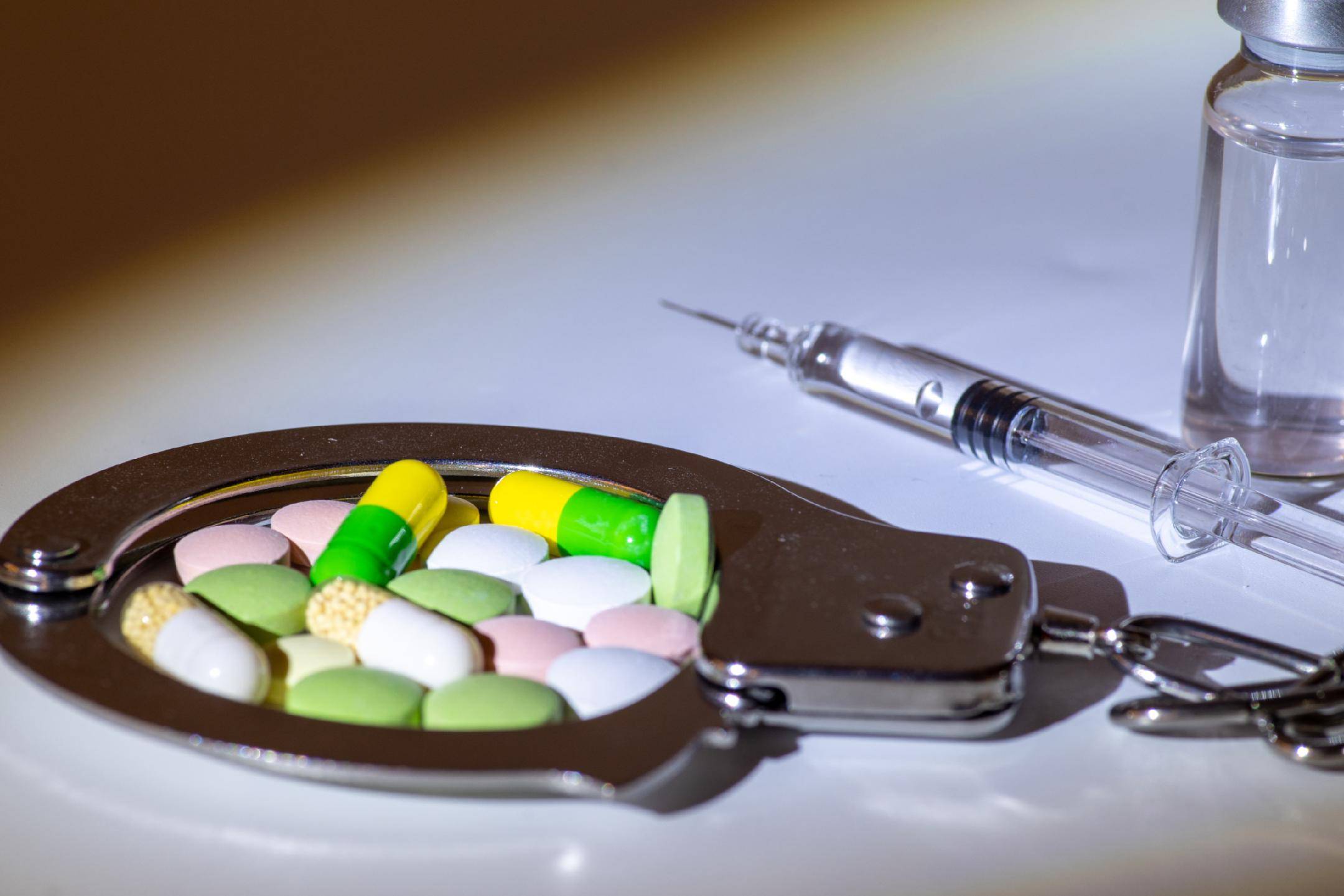 皇冠信用网怎么代理_在“吸毒记录封存”争议中促进共识