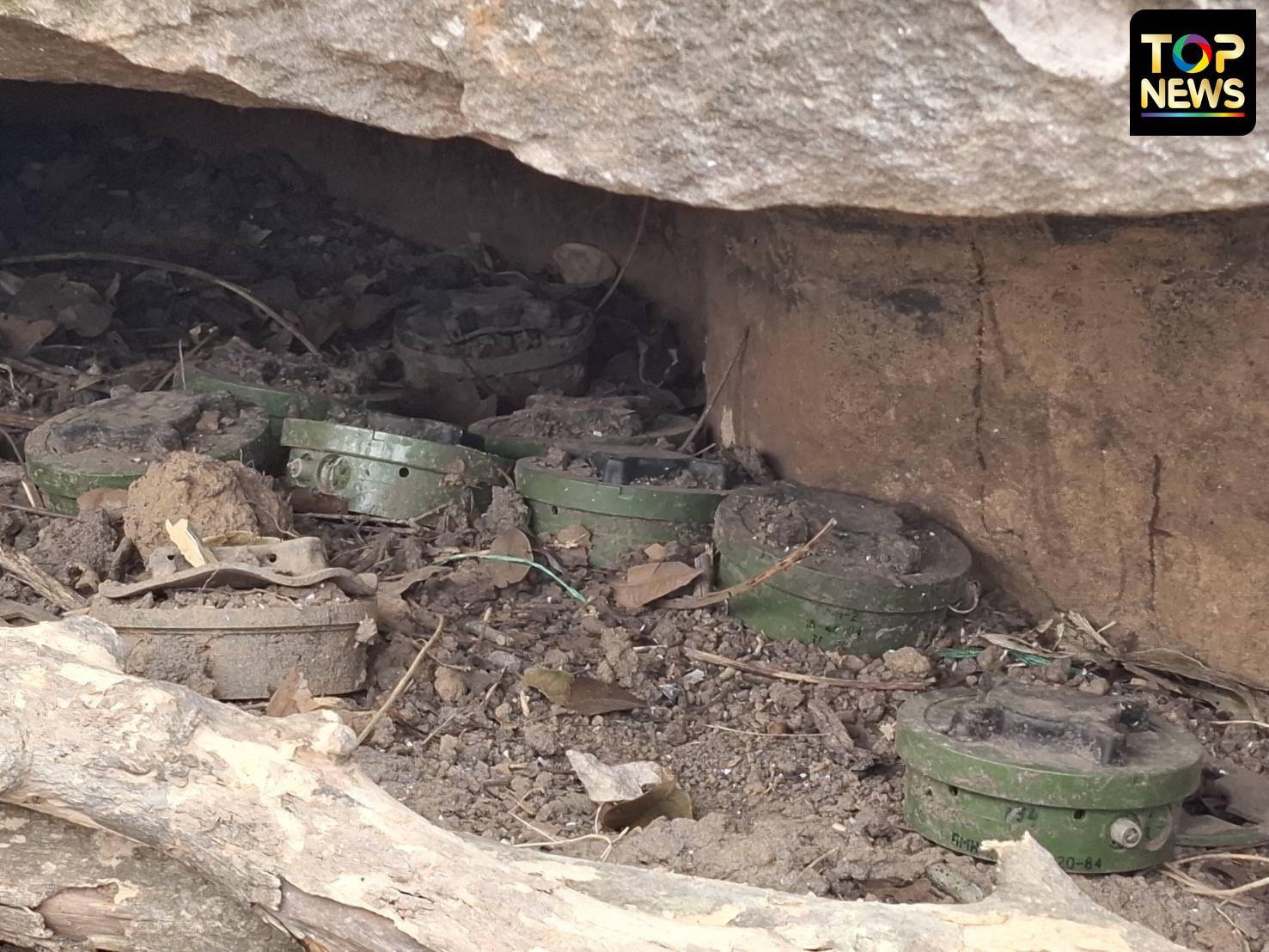 正版皇冠信用网代理_不给洪森父子拼命正版皇冠信用网代理，柬军跑了：泰国缴获中械摆一地，越南武器参战