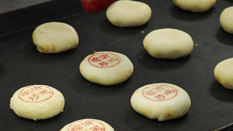 皇冠信用网在哪里开通_“炒鸡月饼”你吃过吗皇冠信用网在哪里开通？临沂一食品公司正赶制临沂炒鸡月饼